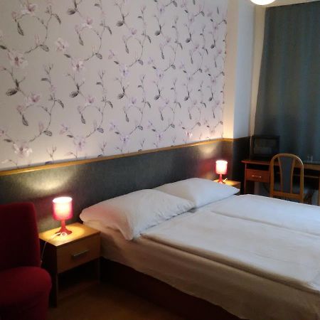 Třebíč 维斯阿维斯旅馆酒店 外观 照片