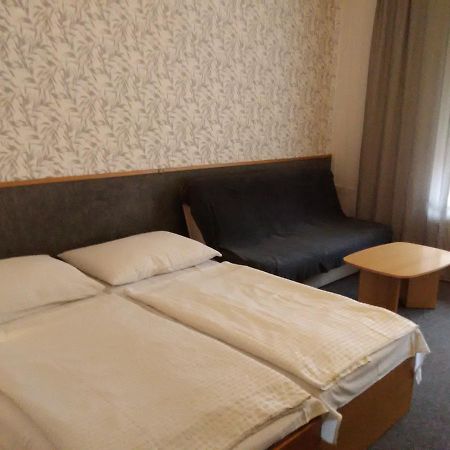 Třebíč 维斯阿维斯旅馆酒店 外观 照片