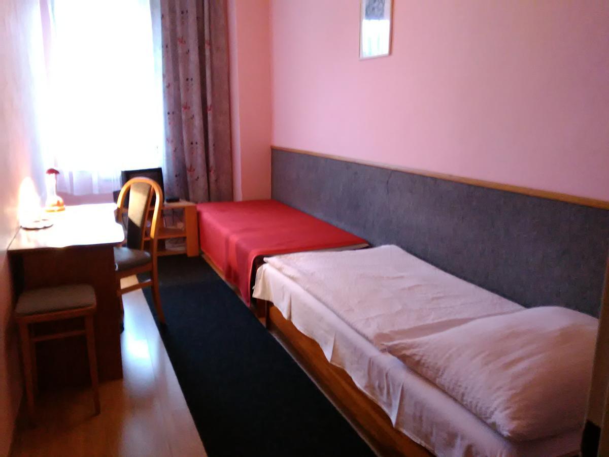 Třebíč 维斯阿维斯旅馆酒店 外观 照片
